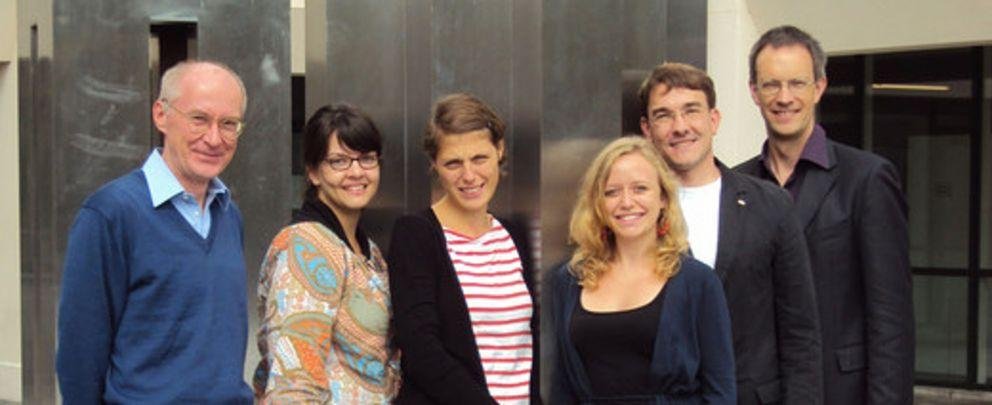 Prof. Dr. med. Dr. phil. Heinemann, Frau Sgodda, Frau Rottländer, Frau Laimböck, Dr. med. Cantz, Prof. Dr. jur. Dederer (v.l.) Prof. Dr. med. Dr. phil. Heinemann, Frau Sgodda, Frau Rottländer, Frau Laimböck, Dr. med. Cantz, Prof. Dr. jur. Dederer (v.l.)