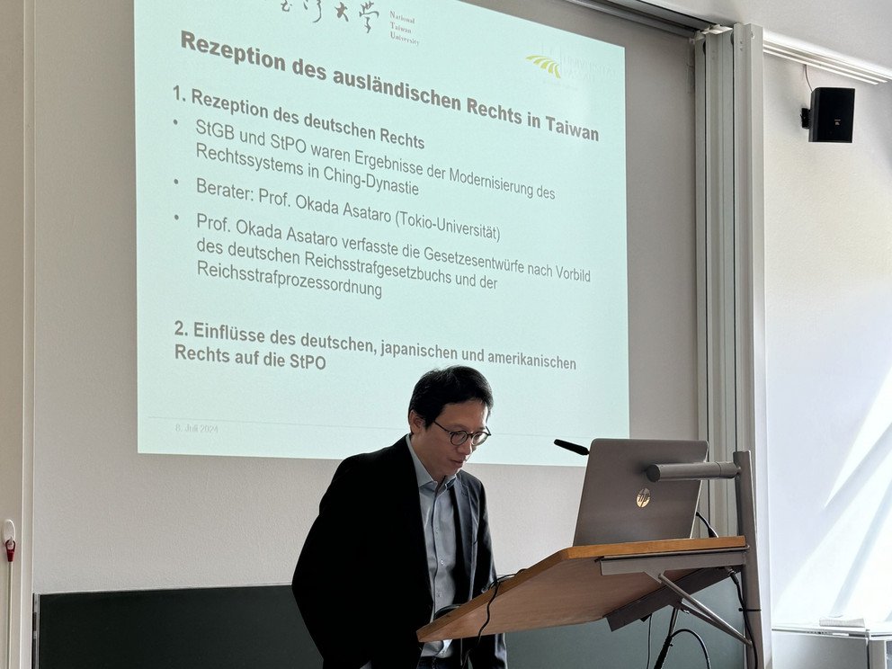 Prof. Dr. Chih-Jen Hsueh 