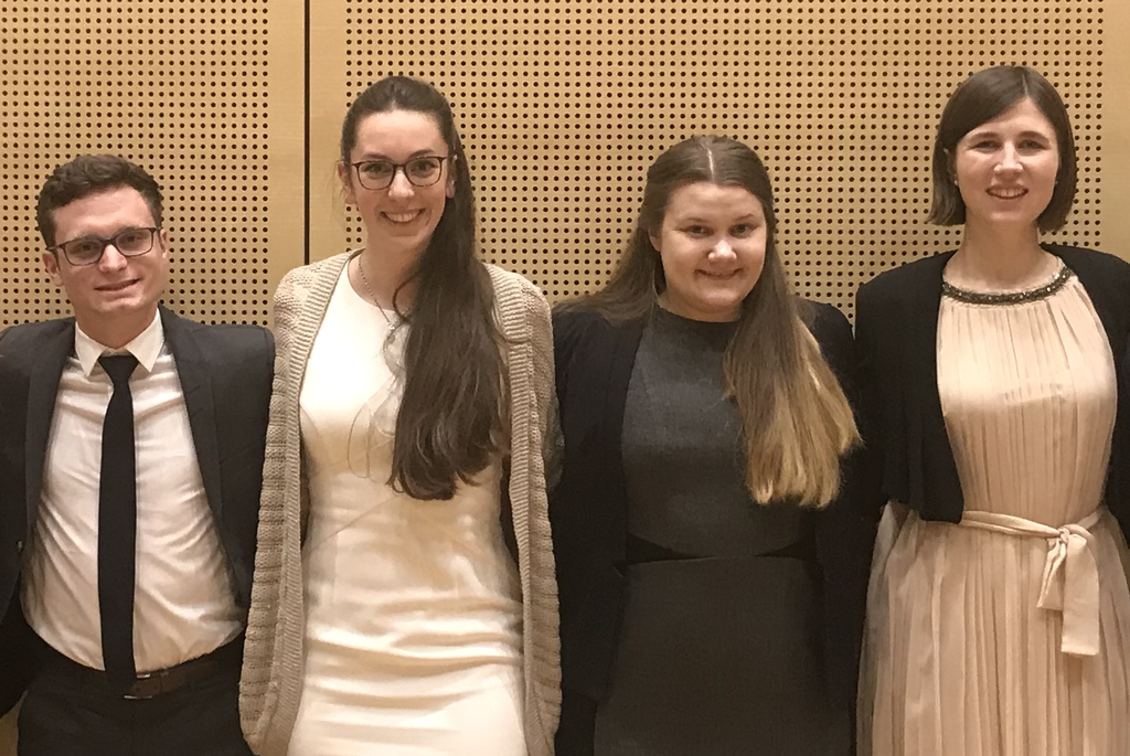V. links n. rechts: Anita Schiele (Coach), Andrea Windemuth, Vincent Maurer, Caroline Yersin, Lara-Joy Hüttmann, Franziska Gehann, Felipe Volio Soley (Coach), Maximilian Zrenner (Coach)