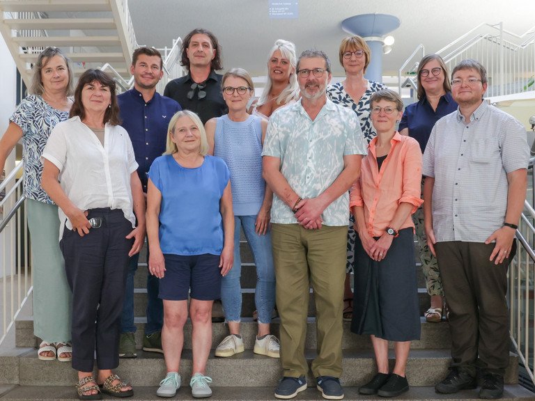 (v.l.) Susanne Bibelriether, Heidi Riederer, Josef K&ouml;berl, Heidi Hausinger, Michael Hagleitner, Silvia  Lehmbeck, Tatjana M&uuml;ller, Armin Pangerl, Birgit Schwenger, Susannah Davis, Petra Schilling, Florian  Stelzer; Foto: Personalrat Universit&auml;t Passau